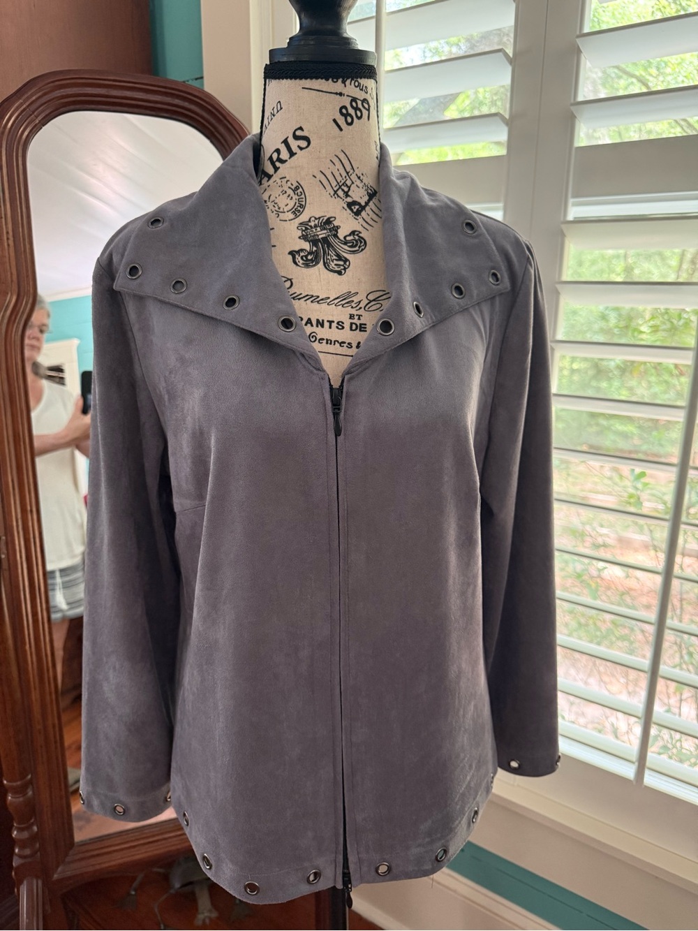 Weavz Grey Suede Zip-Front Women’s Jacket